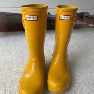 Hunter Short Gloss Rainboots in Yellow